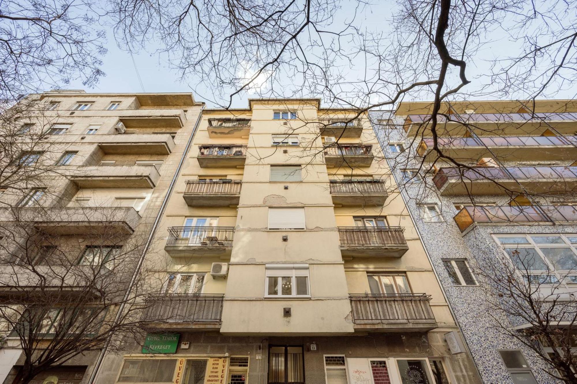 Elemental Retreats - Wood & Water Studios Budapest Bagian luar foto